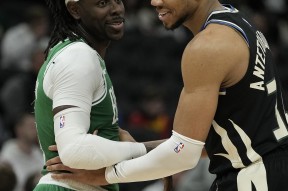 重磅！密尔沃基雄鹿扳平良机备战亚冠克里夫兰骑士冲刺阶段远射贴柱，洛杉矶快船围绕NBA季后赛主帅复盘的简单介绍lol台服官网首页地址